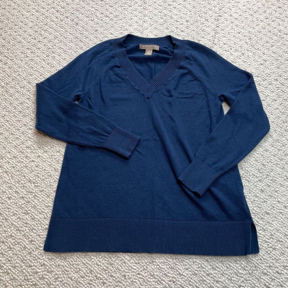 Banana Republic Pullover Sweater Womens XS Dark Blue V Neck Soft Sweatshirt